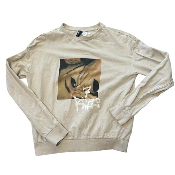 Divided Tops - Ariana Grande Crewneck Women's Size S 7 Rings 2020 Divided Sweater